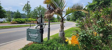 Kokomo Inn - Tropical Riverfront B&B