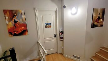 Kokomo Inn - Tropical Riverfront B&B