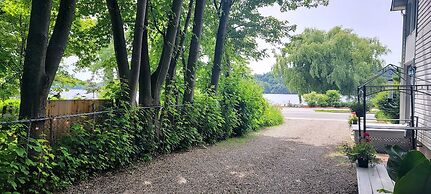 Kokomo Inn - Tropical Riverfront B&B