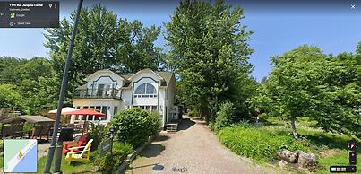 Kokomo Inn - Tropical Riverfront B&B