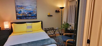 Kokomo Inn - Tropical Riverfront B&B