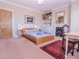 6 Gloster Terrace