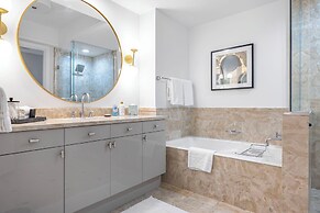 Luxury Condos at Four Seasons