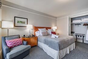 Luxury Condos at Four Seasons