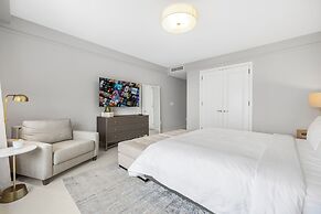 Luxury Condos at Four Seasons