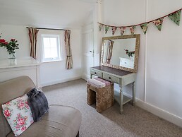 Bryniau Bychain Cottage