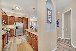 Lakeview Condo, Directly Next To Pool! Near WDW