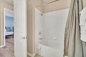 Lakeview Condo, Directly Next To Pool! Near WDW