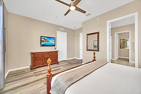 Lakeview Condo, Directly Next To Pool! Near WDW