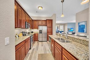 Lakeview Condo, Directly Next To Pool! Near WDW