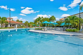 Lakeview Condo, Directly Next To Pool! Near WDW