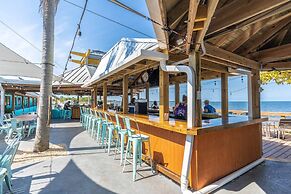 502 Little Harbor Inn