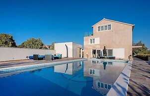 Inland villa Senses with pool and spa