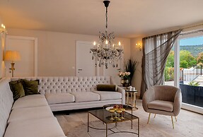 Inland villa Senses with pool and spa