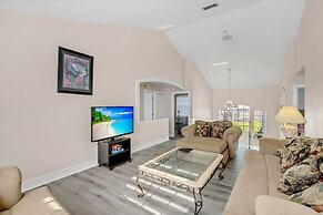 Gorgeous Floridian Style 5 Bed 3 Bath Pool Home 5 Bedroom Villa by Red