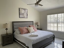 ELEGANT & LUXURY APARTMENT CLOSE DISNEY