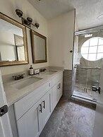 ELEGANT & LUXURY APARTMENT CLOSE DISNEY