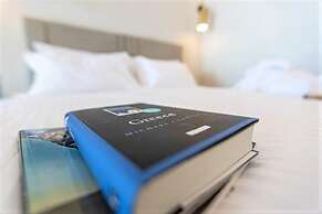 Akrotiri Olympus Luxury Suites