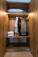 Akrotiri Olympus Luxury Suites