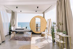 Akrotiri Olympus Luxury Suites