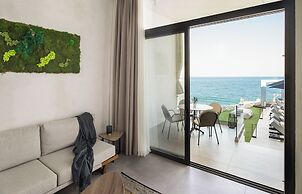 Akrotiri Olympus Luxury Suites