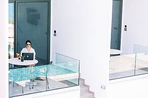 Akrotiri Olympus Luxury Suites