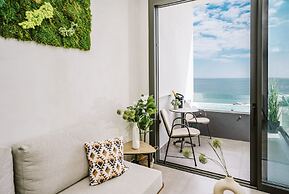 Akrotiri Olympus Luxury Suites