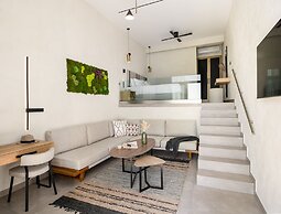 Akrotiri Olympus Luxury Suites