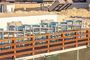 Akrotiri Olympus Luxury Suites