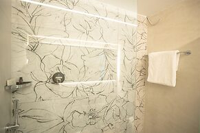 Akrotiri Olympus Luxury Suites