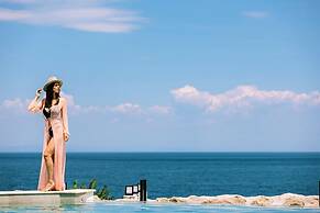 Akrotiri Olympus Luxury Suites