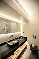 Akrotiri Olympus Luxury Suites