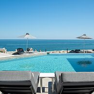 Akrotiri Olympus Luxury Suites