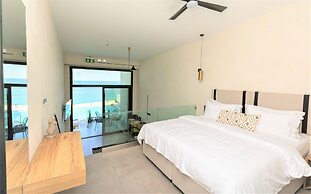 Akrotiri Olympus Luxury Suites