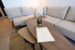 Akrotiri Olympus Luxury Suites