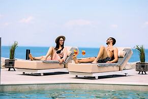 Akrotiri Olympus Luxury Suites