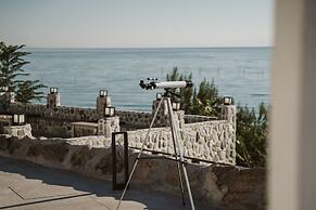 Akrotiri Olympus Luxury Suites