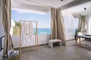 Akrotiri Olympus Luxury Suites