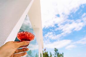 Akrotiri Olympus Luxury Suites