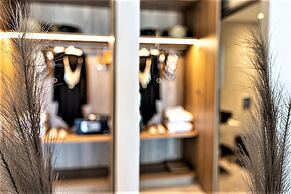 Akrotiri Olympus Luxury Suites