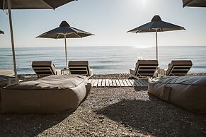 Akrotiri Olympus Luxury Suites