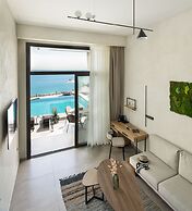 Akrotiri Olympus Luxury Suites