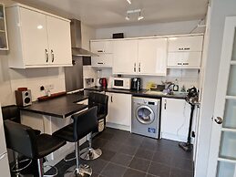 Super Comfy Apartment - Devon - A38 - Sleep 4pers
