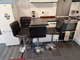 Super Comfy Apartment - Devon - A38 - Sleep 4pers