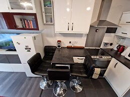 Super Comfy Apartment - Devon - A38 - Sleep 4pers