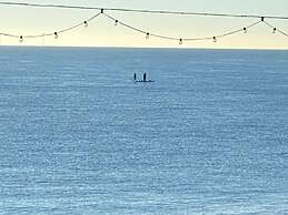 Worthing Beach 180 - 2 bed Seafront With Parking