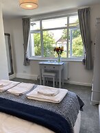 Worthing Beach 180 - 2 bed Seafront With Parking