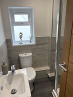 Worthing Beach 180 - 2 bed Seafront With Parking