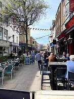 Worthing Beach 180 - 2 bed Seafront With Parking