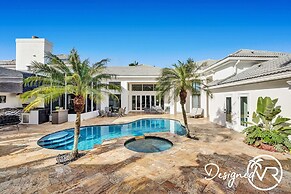 Sophia's Compound resort w heated pool